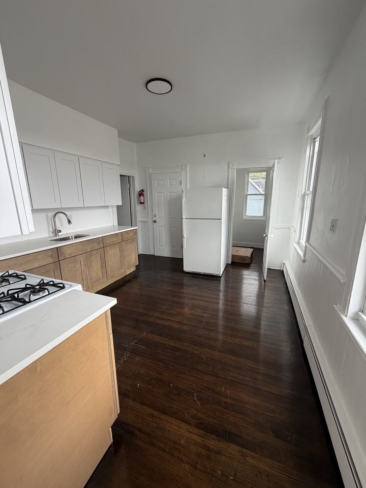 32 Geneva St #3 - Photo 2 of 14