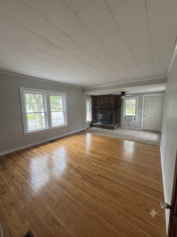 511 Montrose Ave #NA - Photo 6 of 10