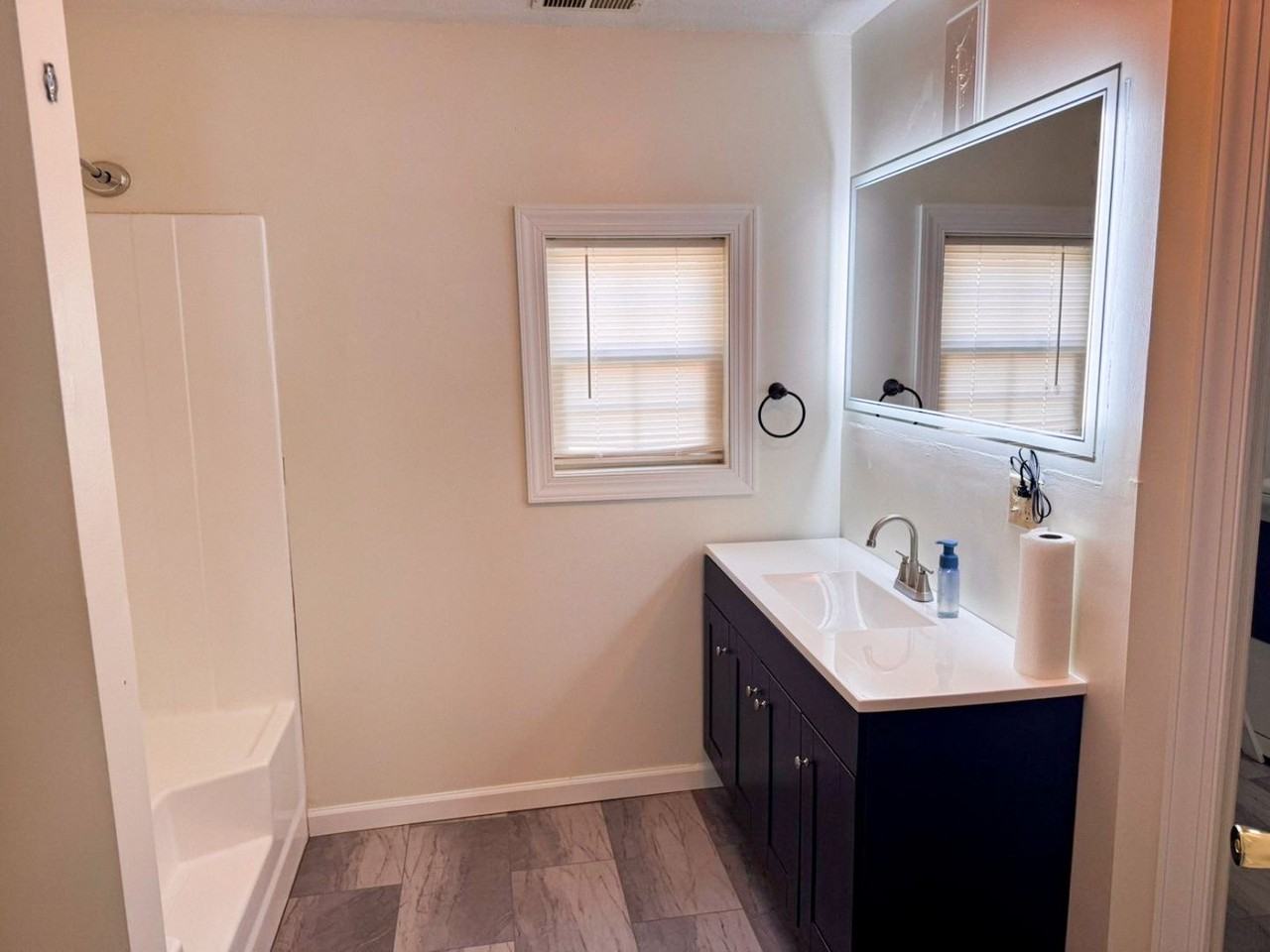 637 Mayne St #NA - Photo 3 of 15