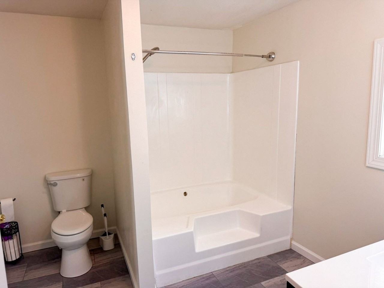 637 Mayne St #NA - Photo 4 of 15