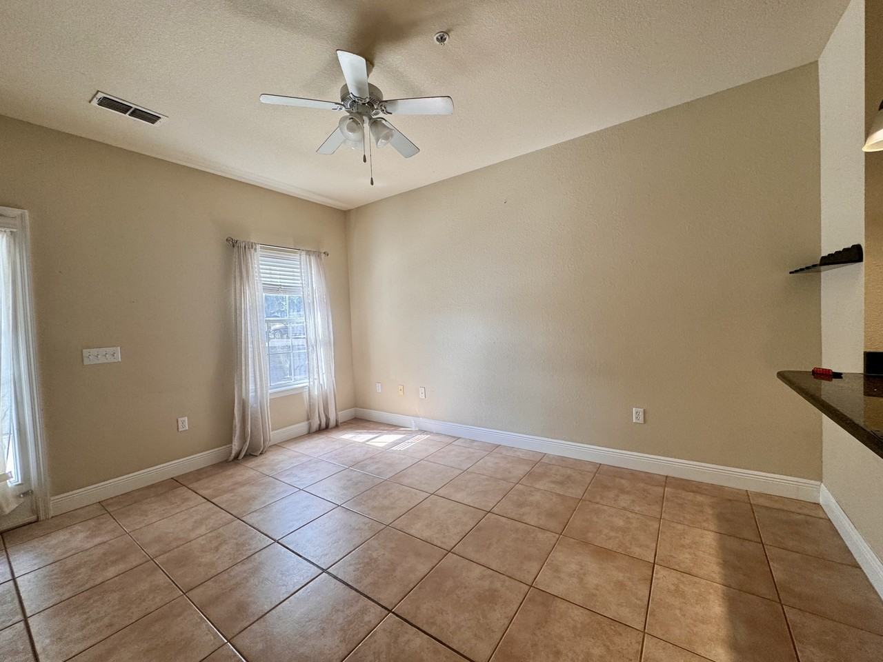 2938 Sw 35th Pl #26 - Photo 5 of 24
