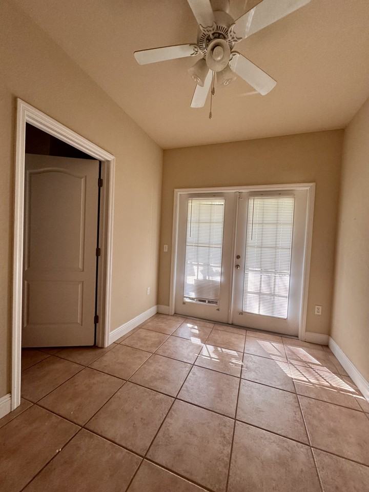 2938 Sw 35th Pl #26 - Photo 6 of 24
