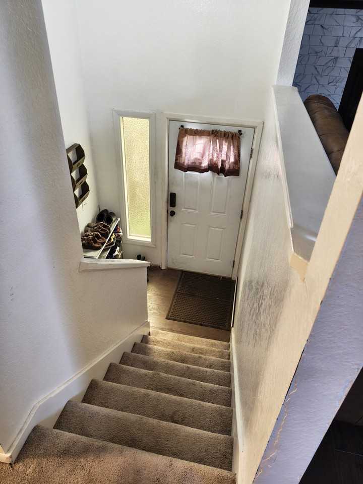 208 Deerfield Dr - Photo 5 of 16