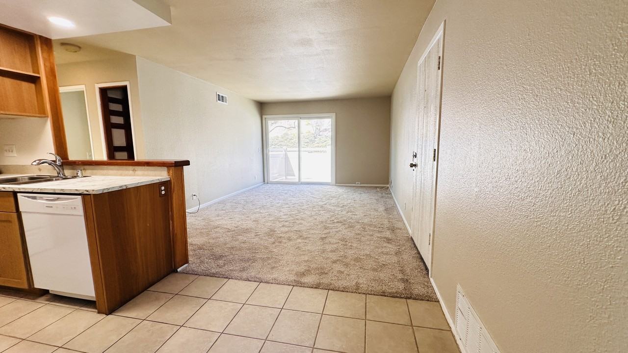 8811 Gilman Dr - Photo 4 of 30