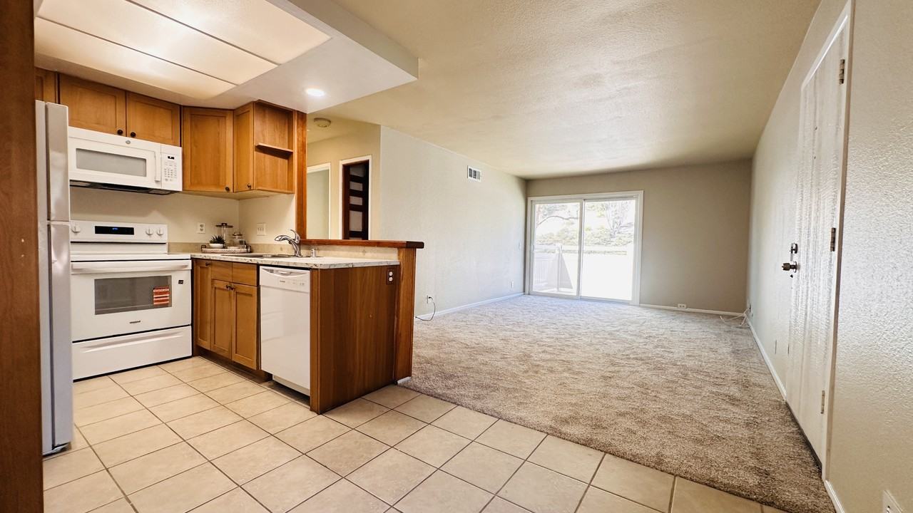 8811 Gilman Dr - Photo 5 of 30