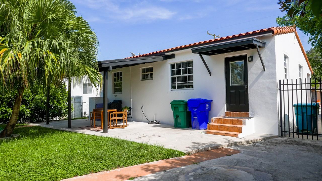 2945 Sw 25th St #NA - Photo 4 of 23