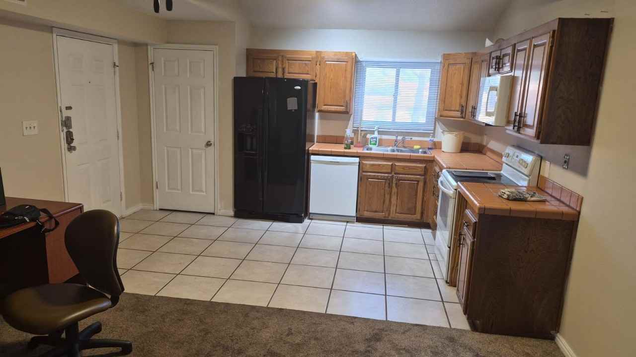 860 S Village Rd #P5 - Photo 2 of 7