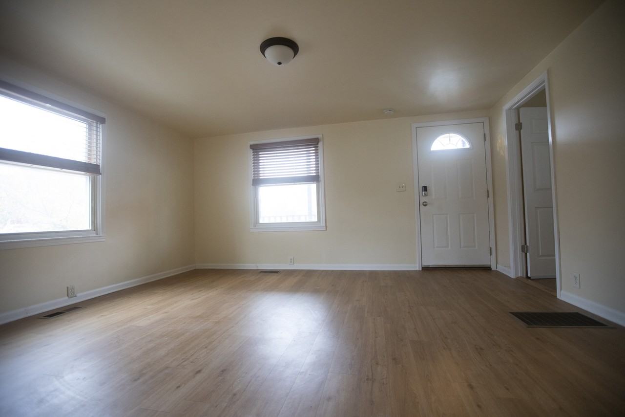 9206 Main St #A - Photo 2 of 17