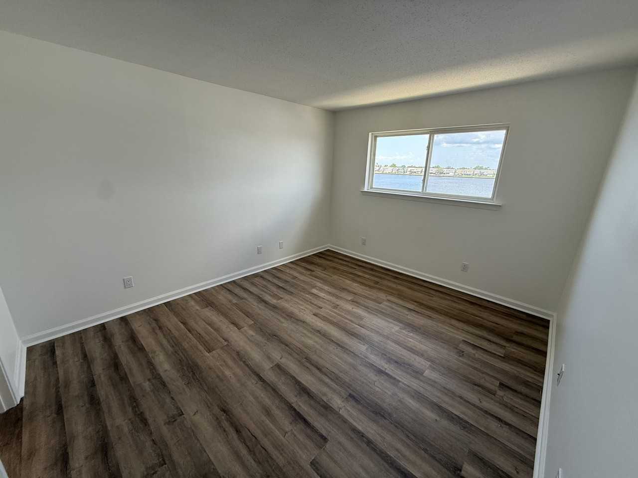 1244 Harbor Dr #311 - Photo 7 of 13