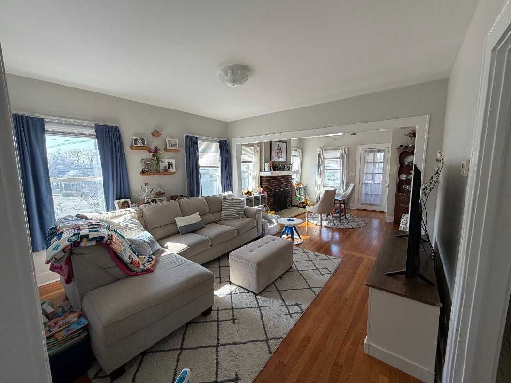 181 Grand Ave #1stFL - Photo 3 of 15