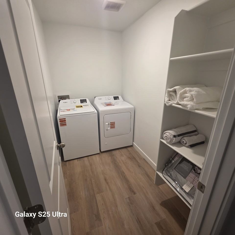 1256 N 300 E - Photo 5 of 17