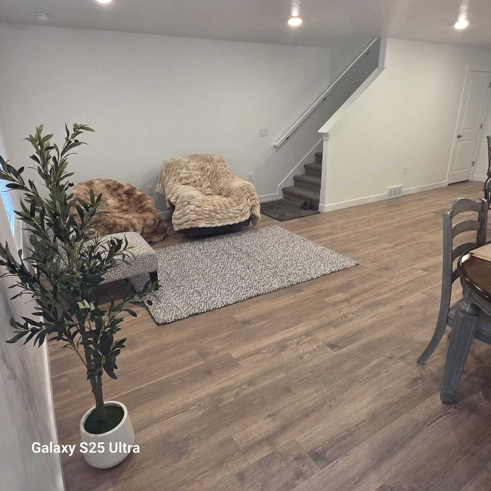 1256 N 300 E - Photo 7 of 17