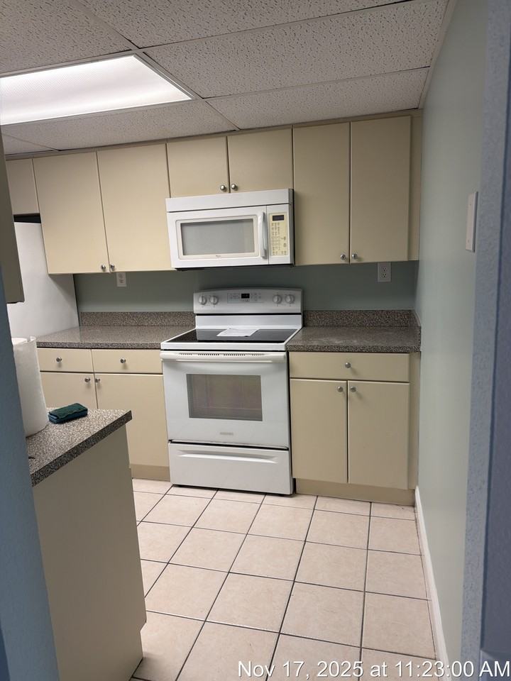 12650 Kenwood Ln #A - Photo 3 of 4