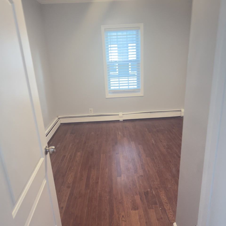 542 Power Rd - Photo 3 of 24