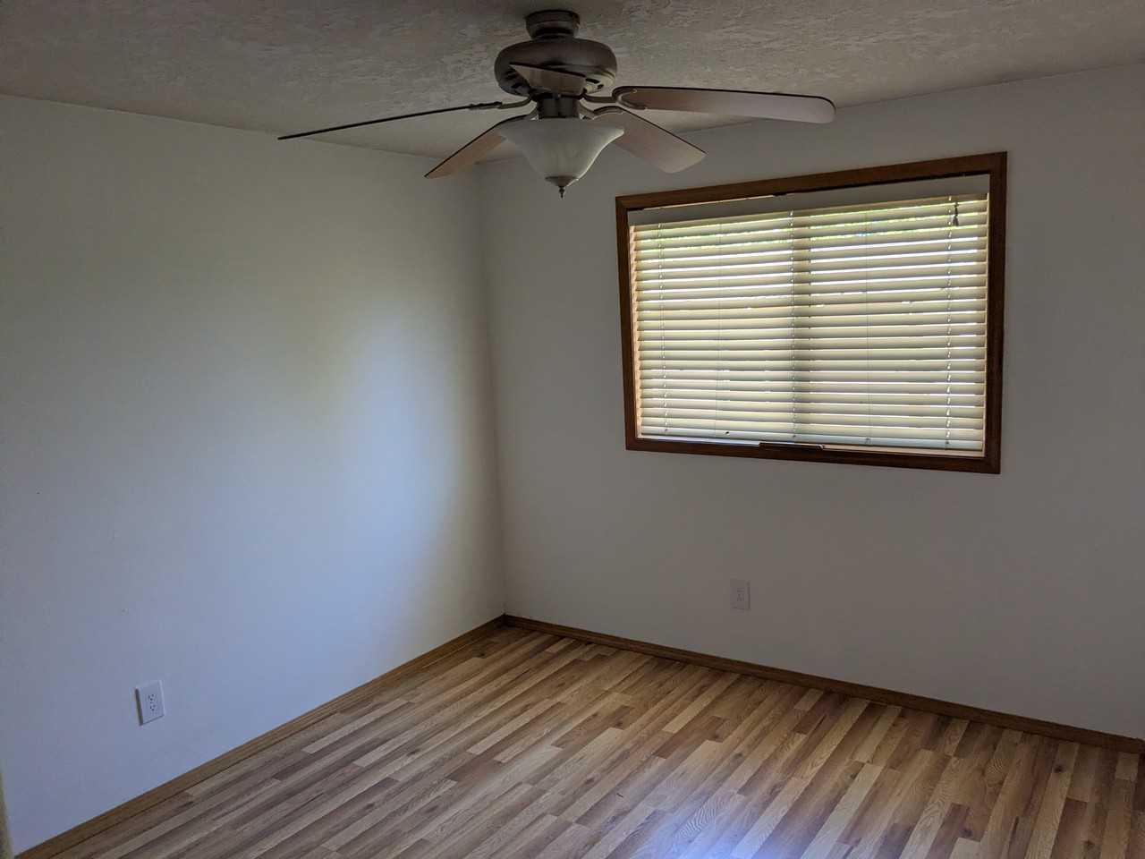 1856 Se 63rd Ave #NA - Photo 4 of 9