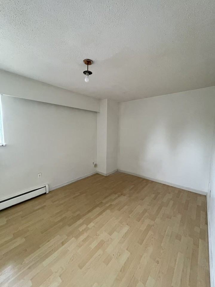 16200 108 Avenue - Photo 5 of 17