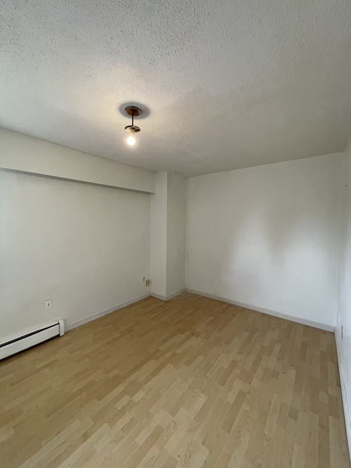 16200 108 Avenue - Photo 6 of 17