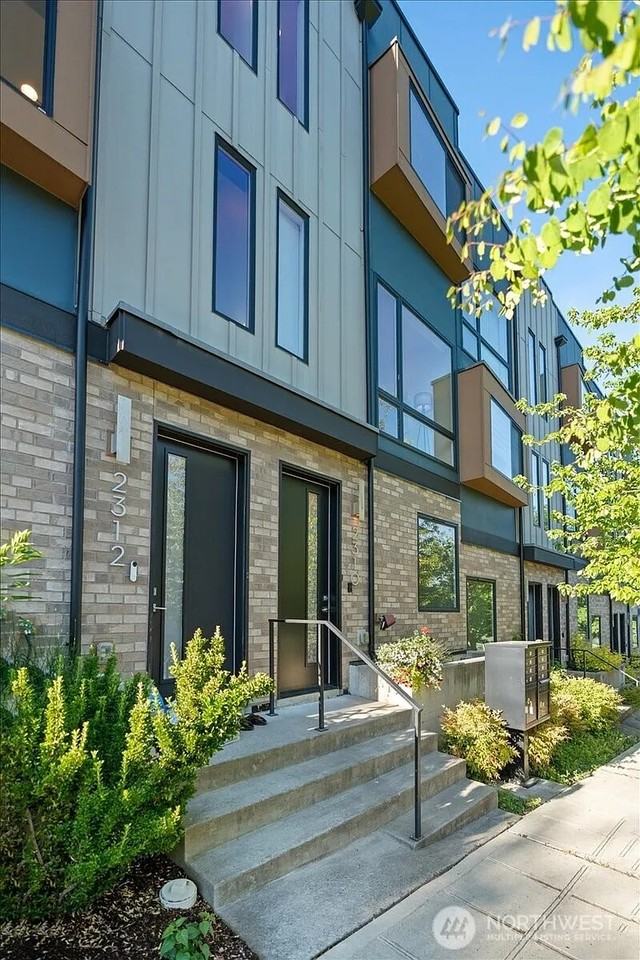 2310 West Newton Street - Photo 4 of 21