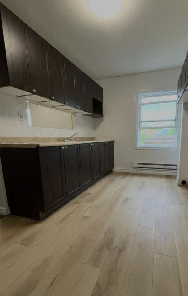 1405 Av Aird - Photo 2 of 11
