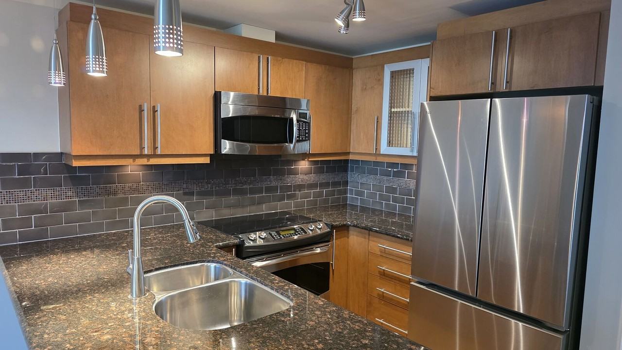 817 Montana Condominiums - Photo 2 of 15