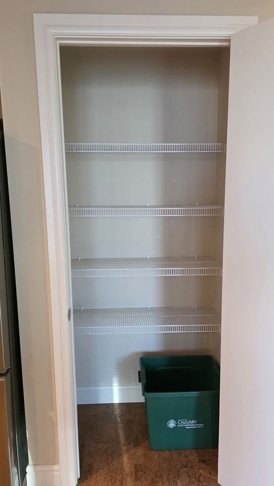 817 Montana Condominiums - Photo 4 of 15