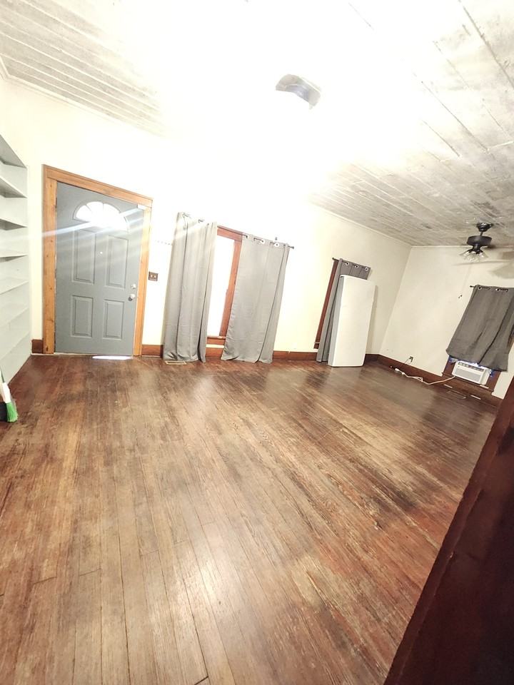 118 W 4th St #NA - Photo 2 of 11