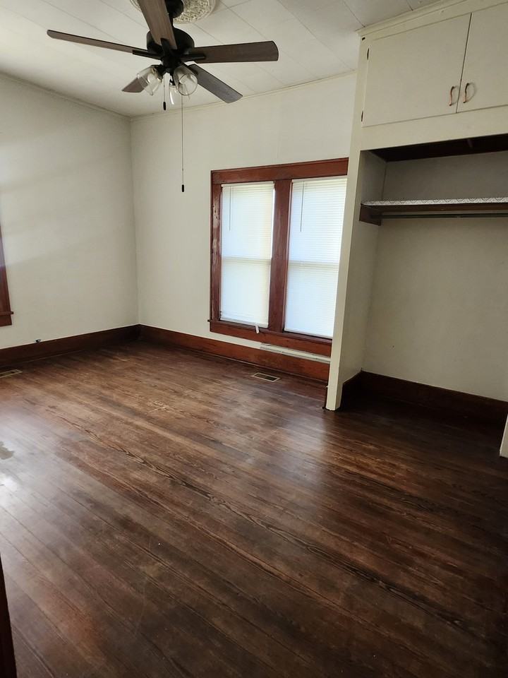 118 W 4th St #NA - Photo 3 of 11