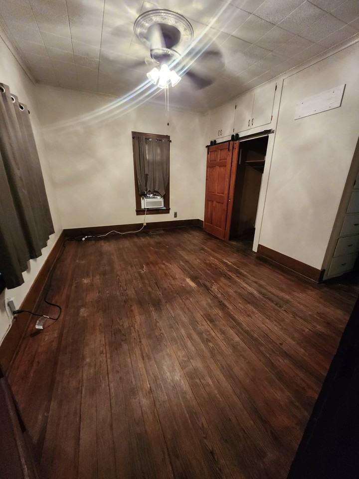 118 W 4th St #NA - Photo 5 of 11