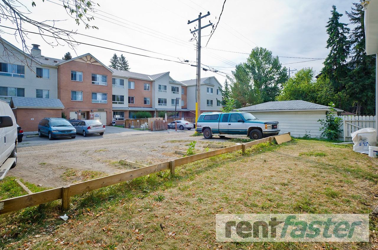 1928 34 St Sw - Photo 2 of 16