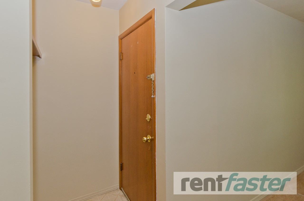 1928 34 St Sw - Photo 4 of 16
