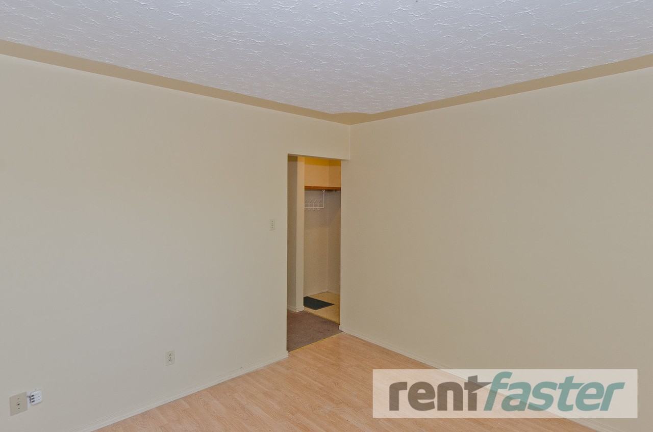 1928 34 St Sw - Photo 7 of 16