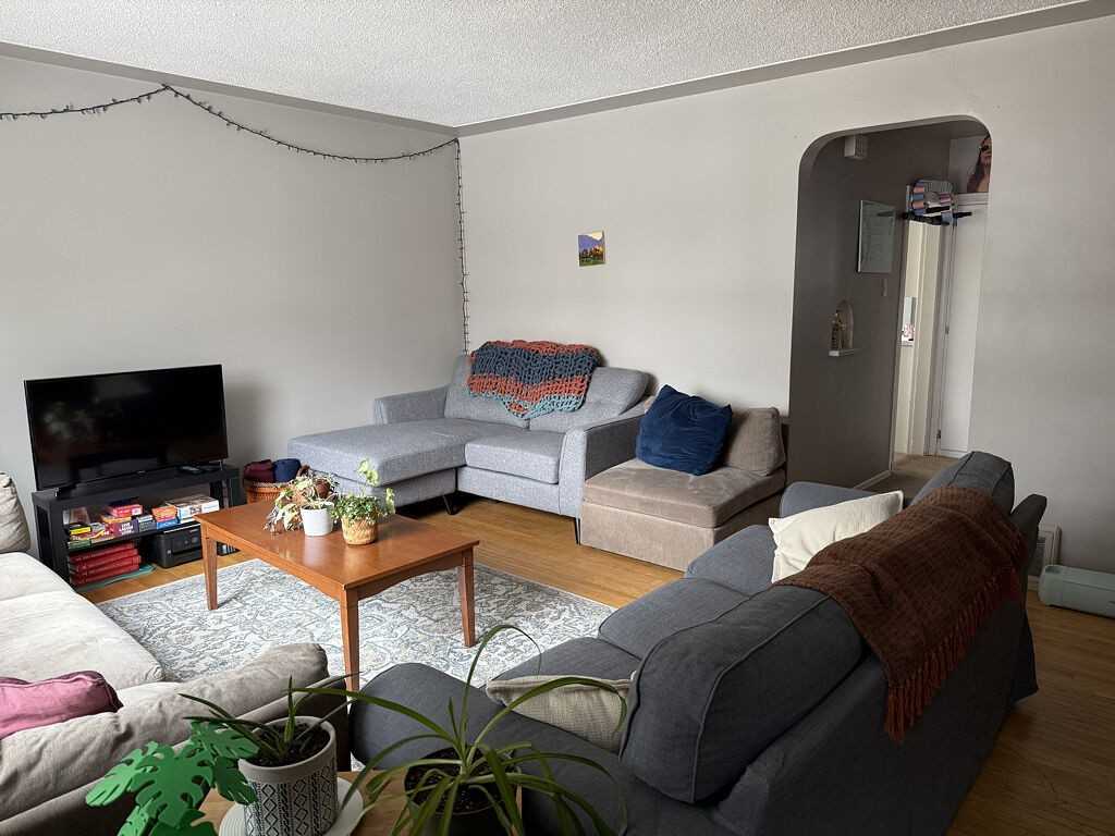 7805 116 St Nw - Photo 2 of 13