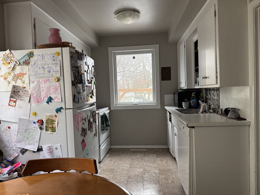 7805 116 St Nw - Photo 3 of 13