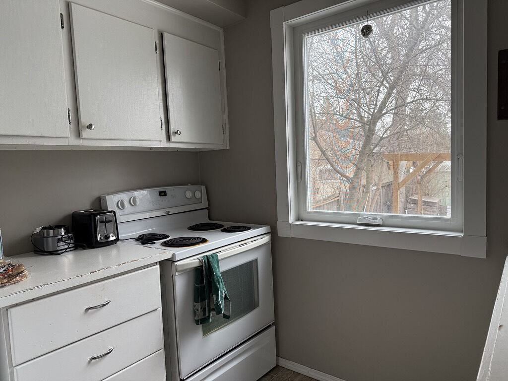 7805 116 St Nw - Photo 5 of 13