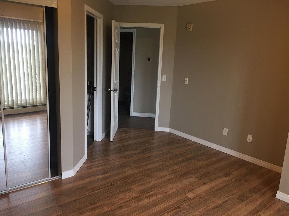 630 8 Ave Se - Photo 7 of 9