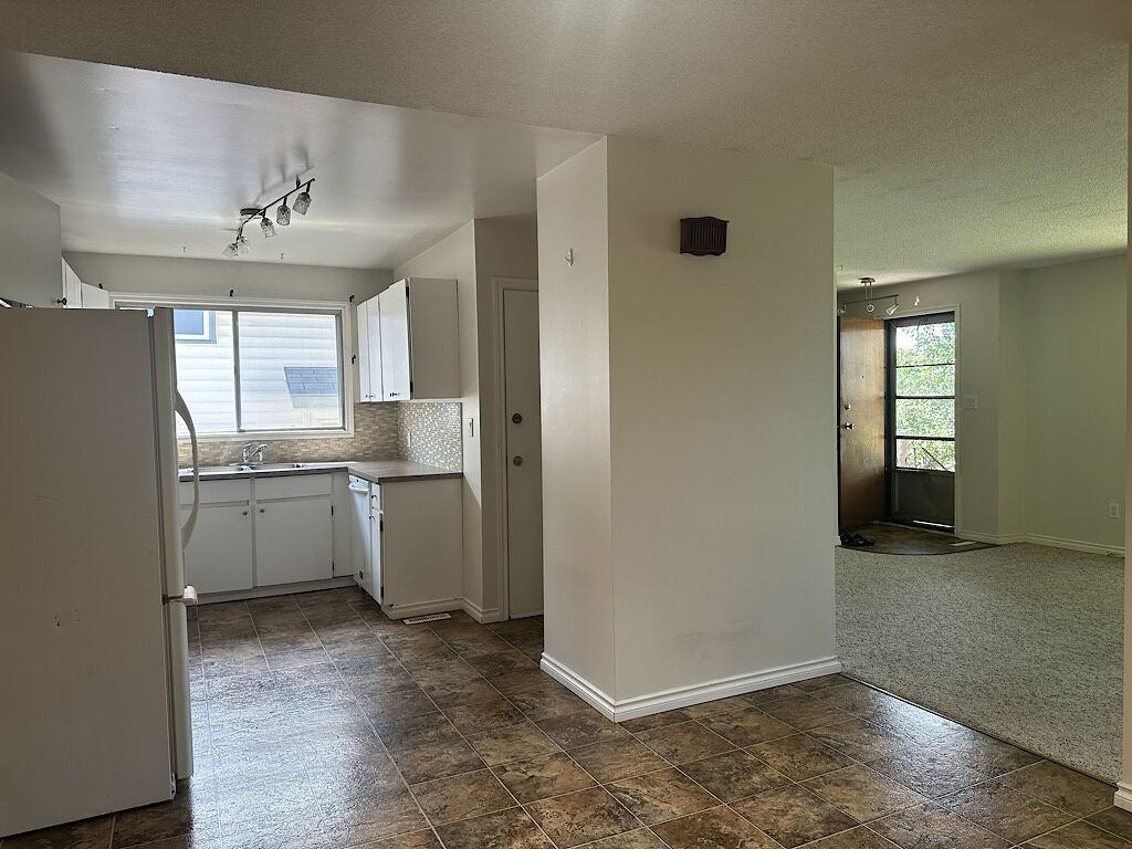 12725 117 St Nw - Photo 4 of 14