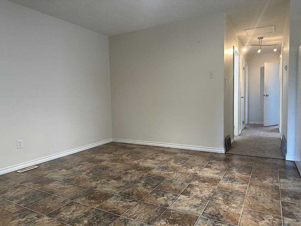 12725 117 St Nw - Photo 6 of 14