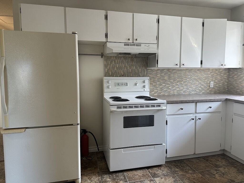 12725 117 St Nw - Photo 7 of 14