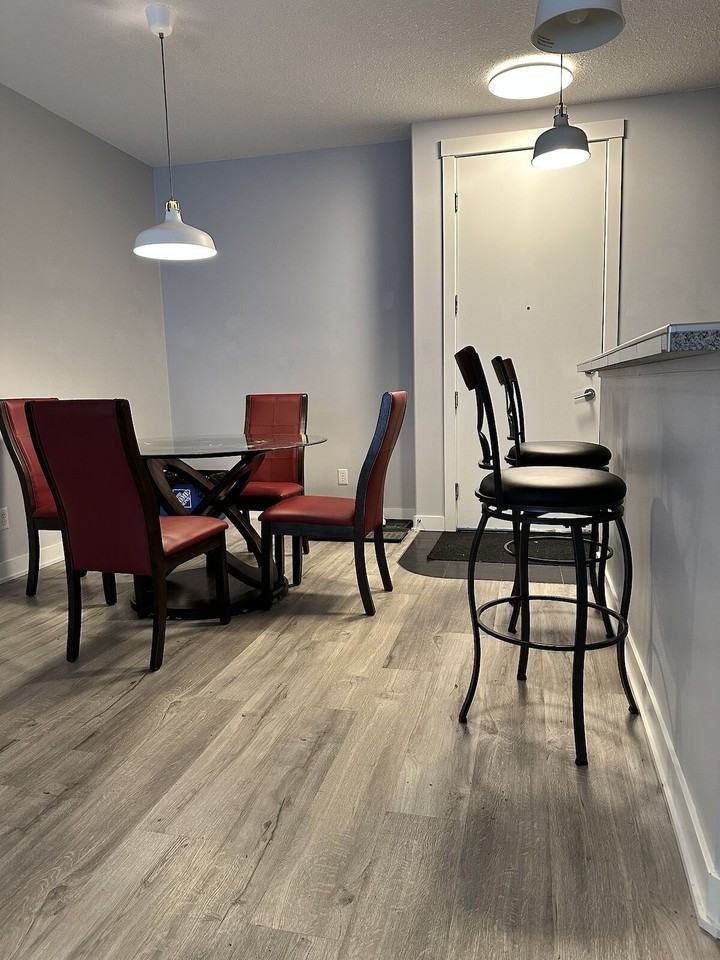 880 Centre Ave Ne - Photo 6 of 21