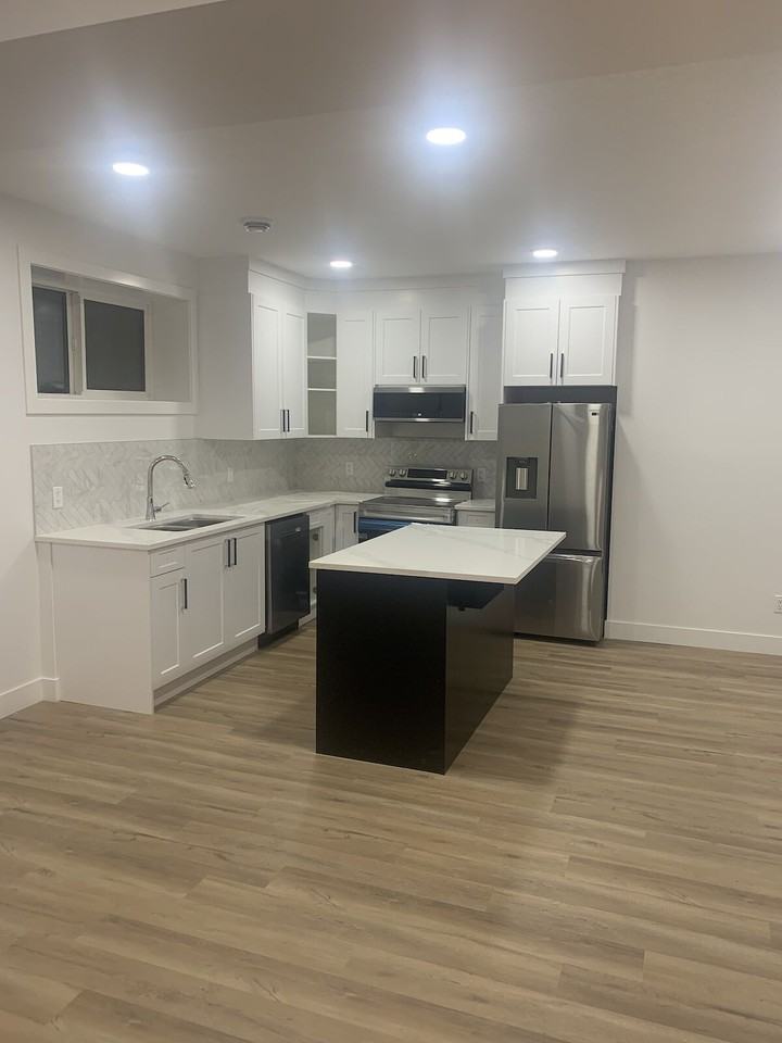 8529 88 St Nw - Photo 2 of 12