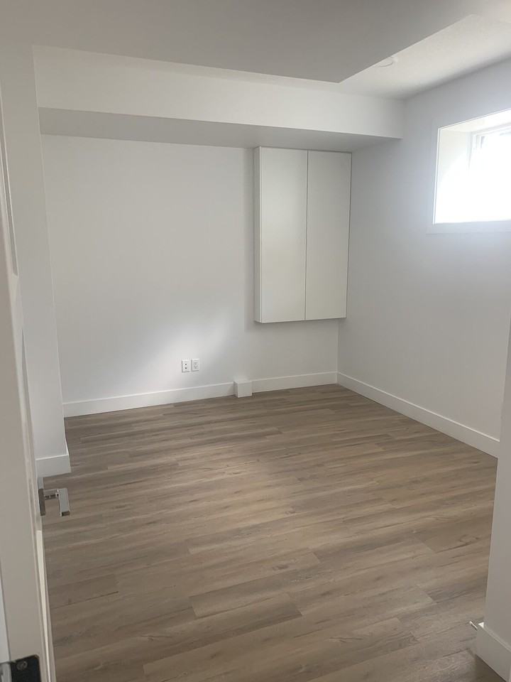 8529 88 St Nw - Photo 6 of 12