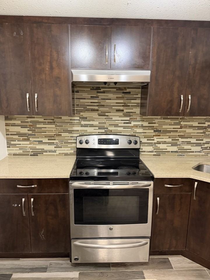 60 Skyview Shores Manor Ne - Photo 6 of 15