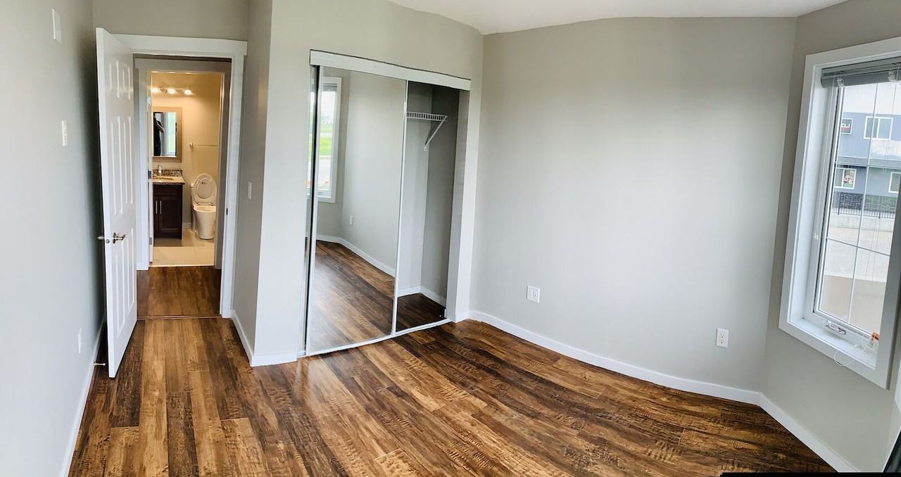 7018 24 St Se - Photo 6 of 7
