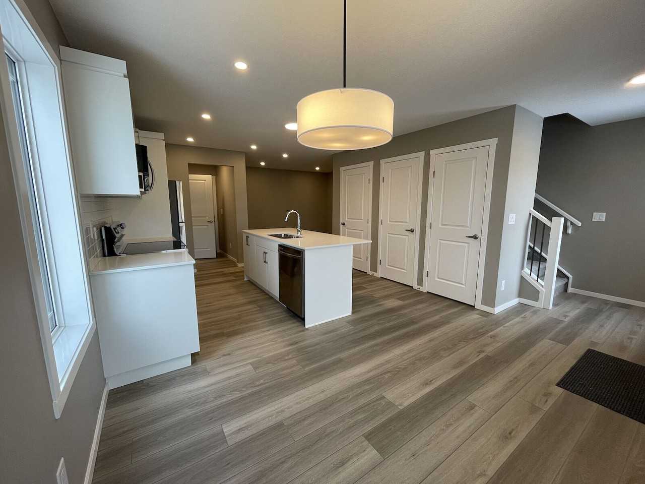 1092 - 1092 Crestview Terrace - Photo 2 of 20
