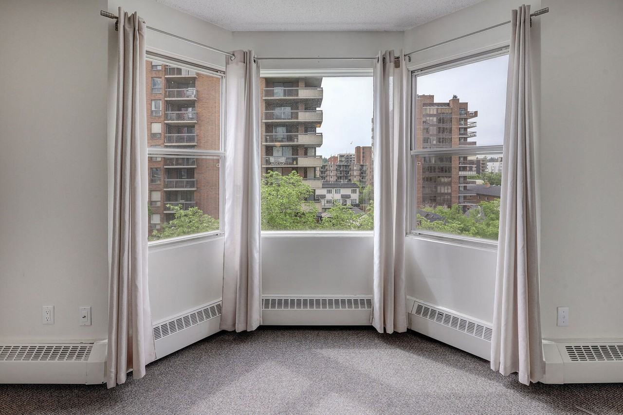 1010 13 Ave Sw - Photo 5 of 10
