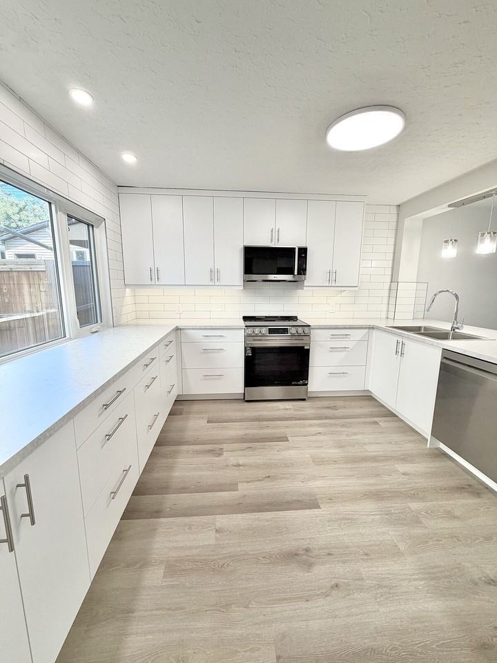 5113 5 St Sw - Photo 2 of 44
