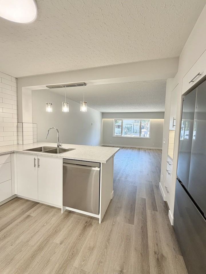5113 5 St Sw - Photo 4 of 44
