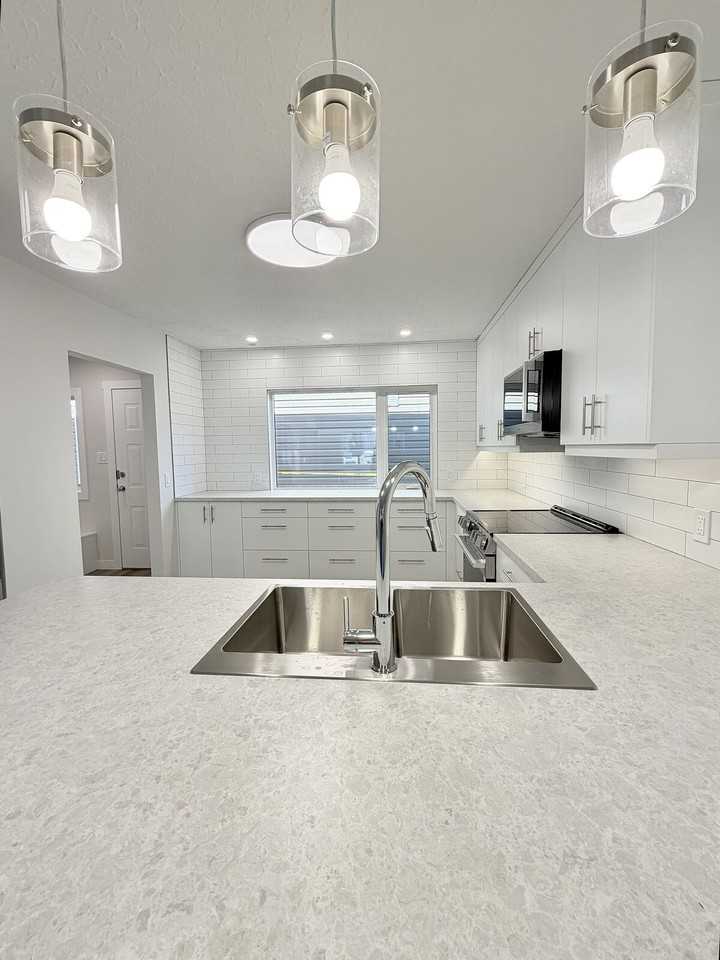 5113 5 St Sw - Photo 6 of 44