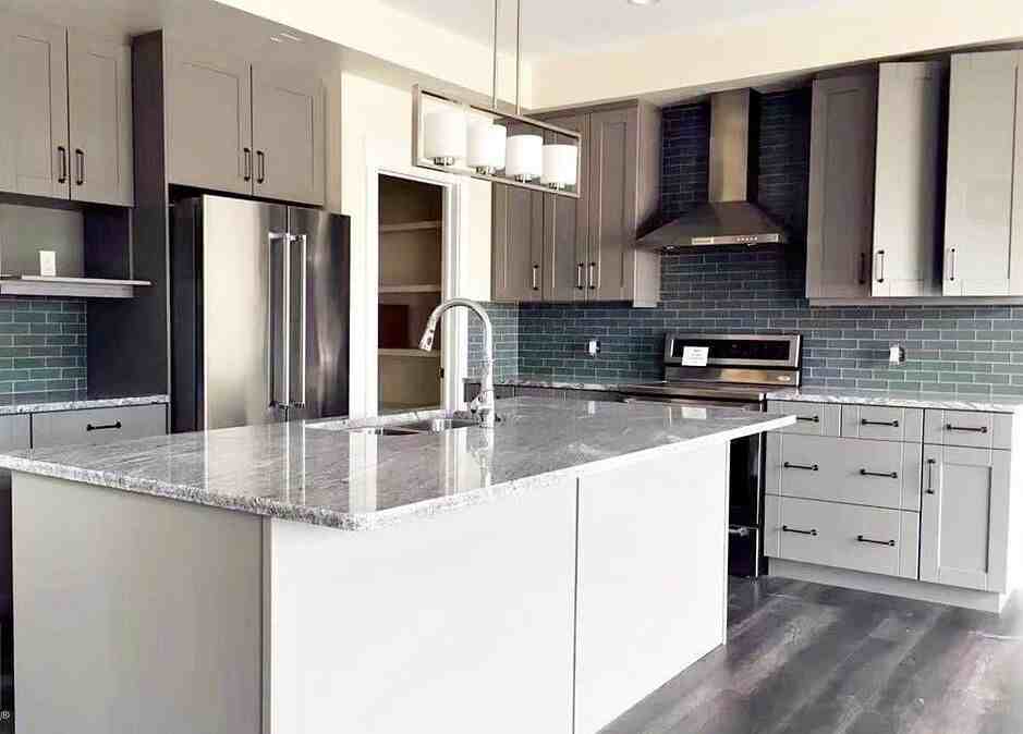 9626 75 Ave Nw - Photo 3 of 7