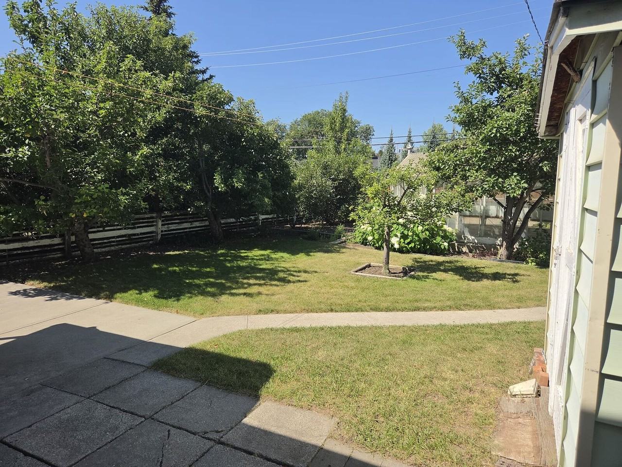 1447 Renfrew Dr Ne - Photo 5 of 20